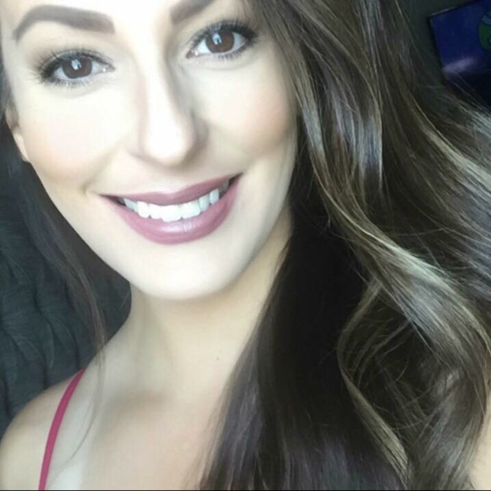 Meet your Posher, Nicole!